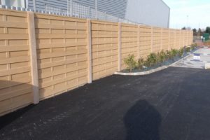 Poteaux finition lisse teinté dans la masse
